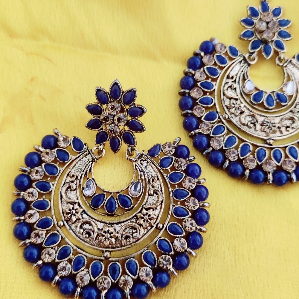 Free free free🤩 earring & maangtikka matching lehenga Used only onces - Picture 5 of 12